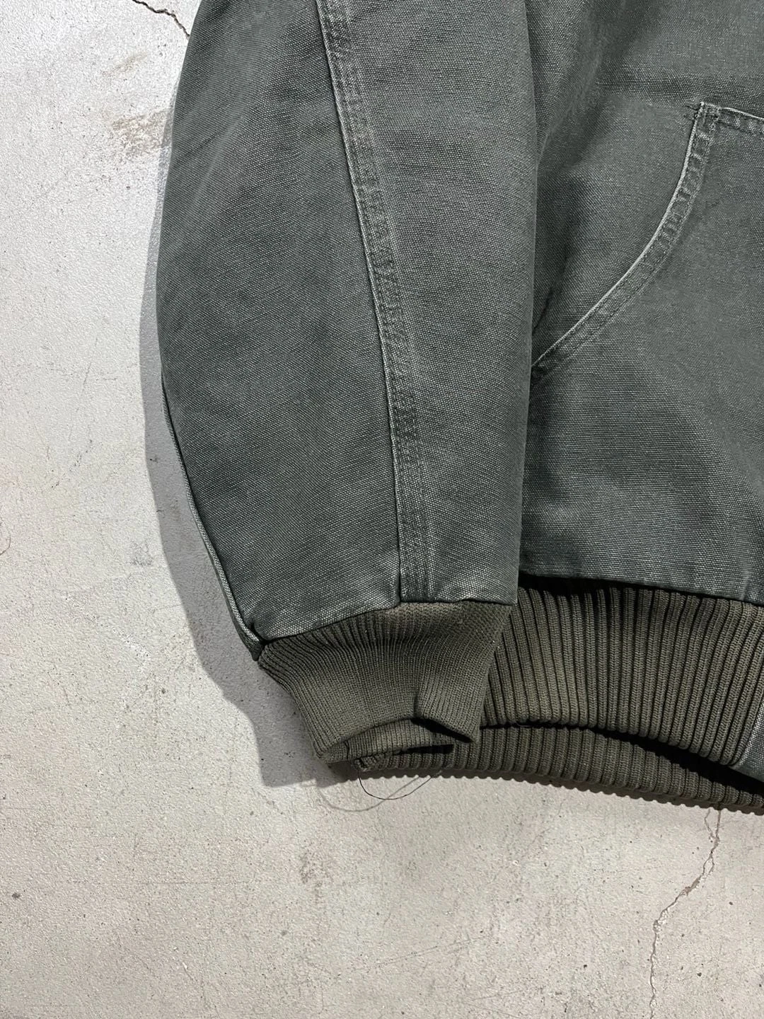 Vintage Carhartt J130 MOS Jacket Size XL - product detail image 2