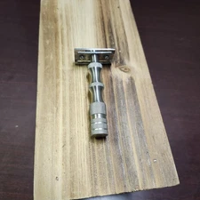 West Coast Shaving WCS DE Safety Razor Short Knurled Handle Open/Closed Comb