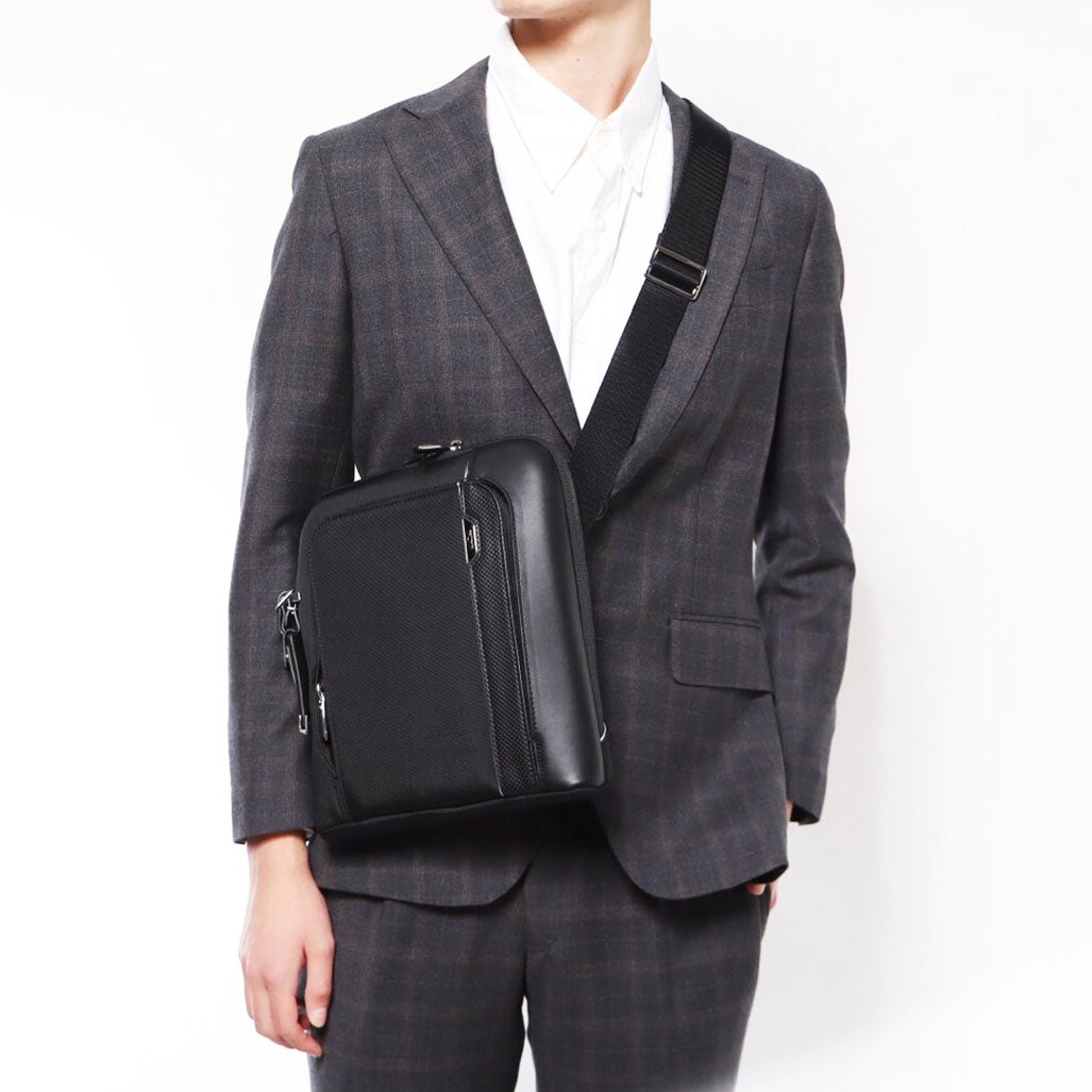 TUMI Arrive' Olten Crossbody Bag Nylon/Leather Black [outlet TUMI Arrive' Olten Crossbody Bag Nylon/Leather Black [outlet