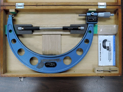Mitutoyo 10 to 11 inch Outside Micrometer w/ Case, .0001", Model 159-221, Used