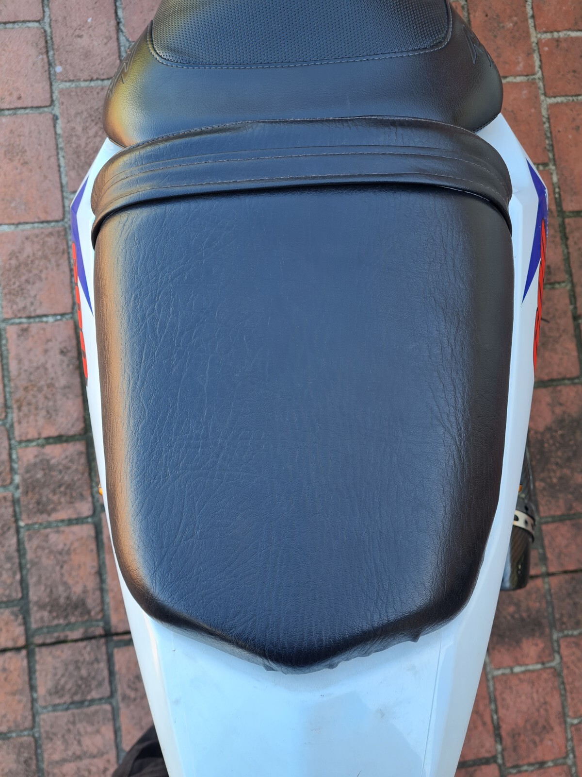 Suzuki GSXR 600 Parts. Engine, footpegs Frame, Swing Arm, Shock, AirBox