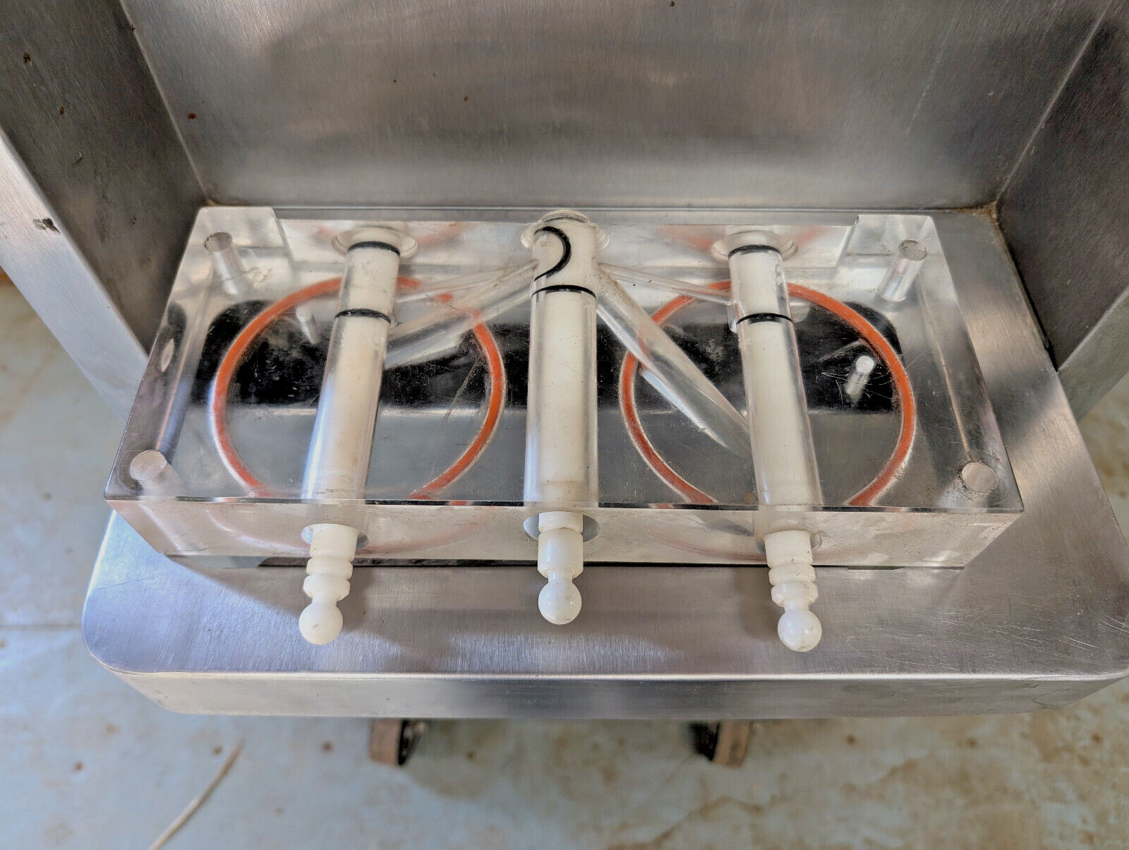 Stoelting F231-38I2P-AD1 Gravity Fed 2 Hopper/Twist Soft Serve/Yogurt Freezer