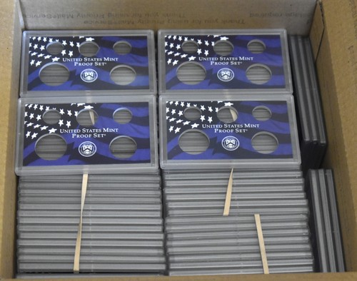 Lot of 100 Empty Plastic Lens with Blue Insert Holds 5 Coins * NO COINS *