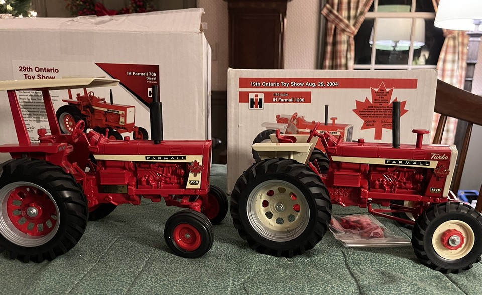 Ertl 116 29th Ontario Toy Show IH Farmall 706 & 19th Ontario IH