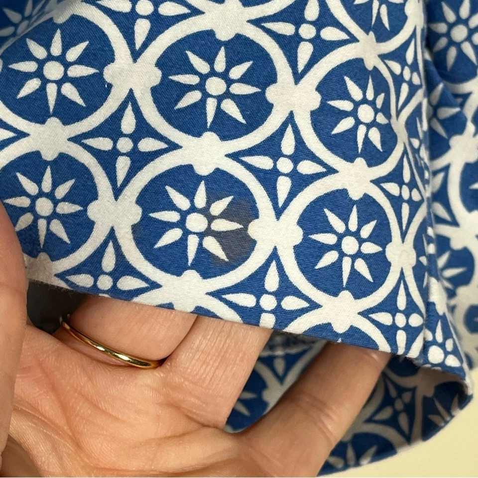 BODEN blue/white geo print chino shorts size 8 preppy nautical summer - Image 3 of 4