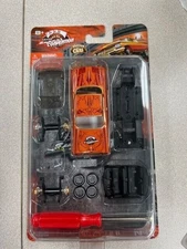 Maisto Las Vegas Convention Lowrider Exclusive Model Kit Impala Orange