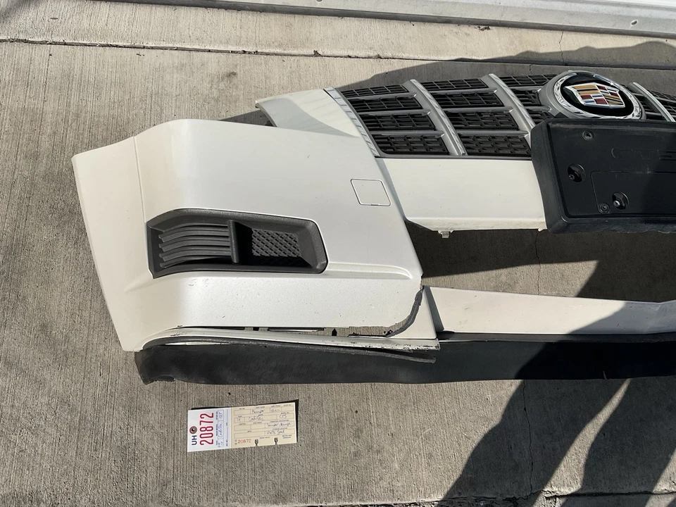 2008 2013 CADILLAC CTS FRONT BUMPER COVER W/ GRILLE OEM - Image 2 of 4