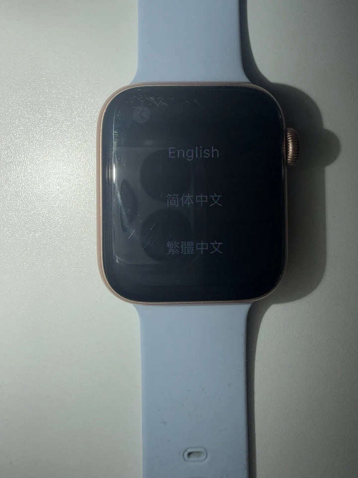 Apple Watch Series 4 44 mm GPS/LTE, Desbloqueado, Aluminio Oro Rosa Foto 3 de 4