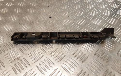 BMW 1 Coupe E82 Kotflügelhalter vorne rechts 7118160 2.00 Diesel 2010 29806853