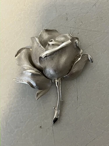 TRIFARI signed silver tone rose flower brooch pin Vintage jewelry