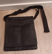 Trish McEvoy Beauty Black Faux Leather Professional Makeup Brush Waist Bag Belt