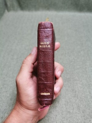 Vintage Cambridge Heilige Bibel Taschenformat Reißverschluss Lederhülle Kristall 32 Monate