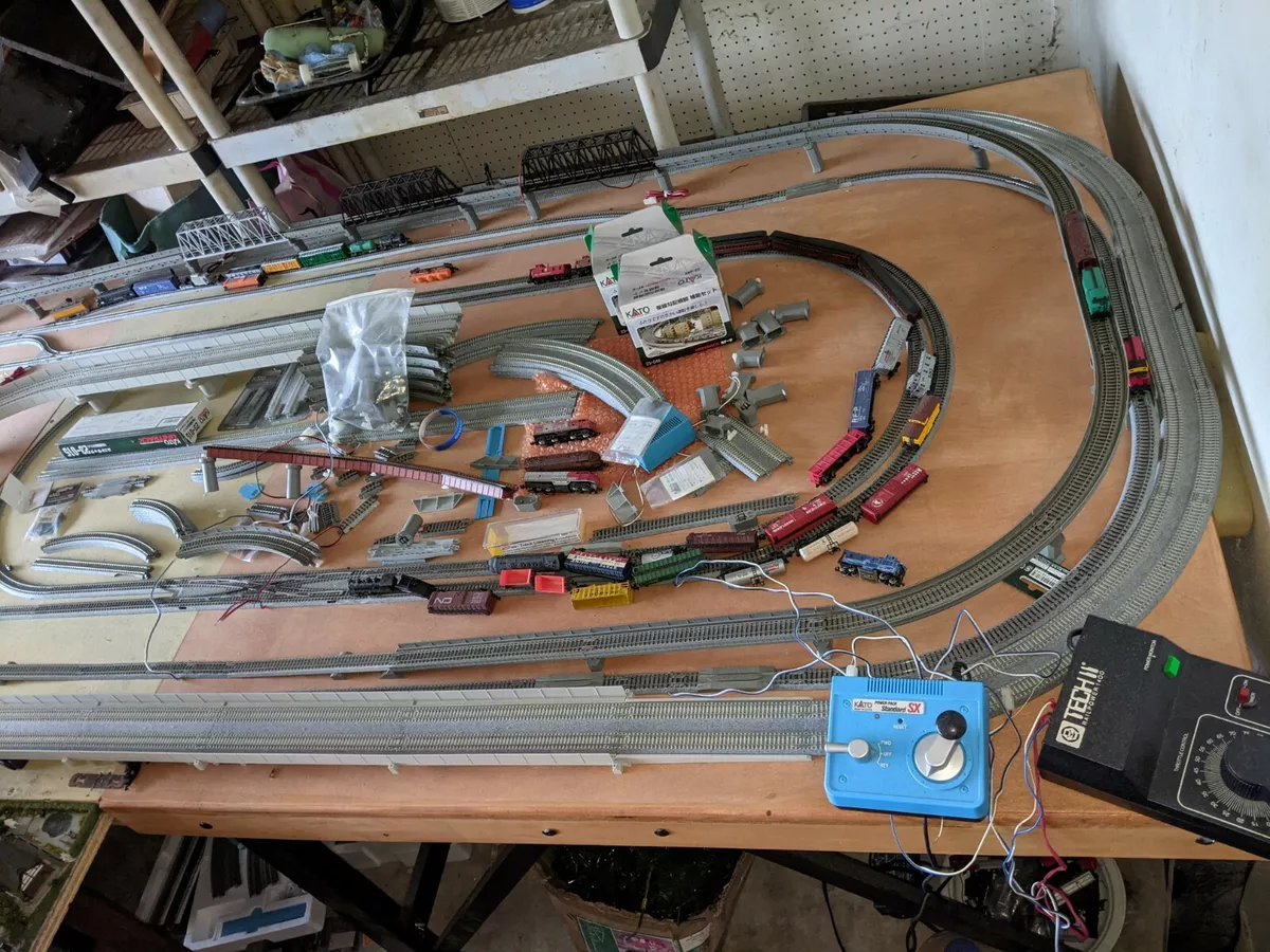 N Scale Trains And Accessories