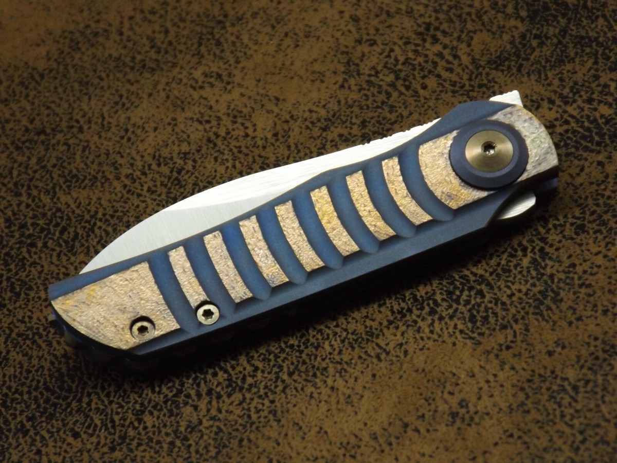 Couteau Pliant ASSASSIN KNIVES Acier M398 64HRC – Exclusif Et Robuste