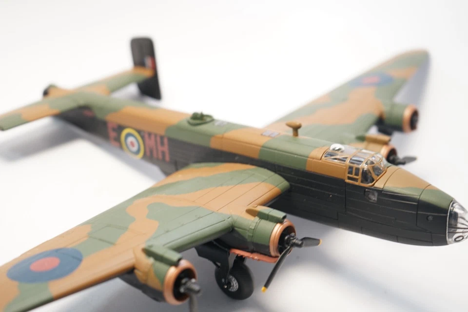 Corgi Rare AA37209 1:72 Handley Page Halifax B.III LV937/MH-E "Expensive Babe" - Image 3 of 4