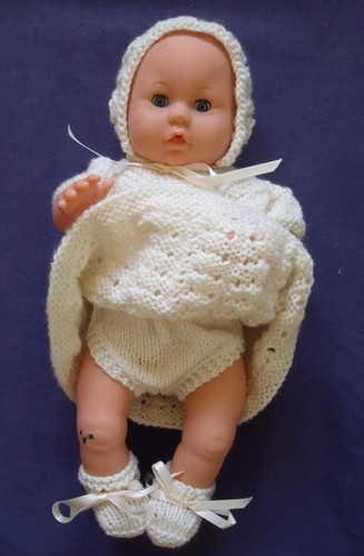 4 pce Cream Hand Knitted Dolls Clothes. 35-37cm 14-15in. - Picture 4 of 5