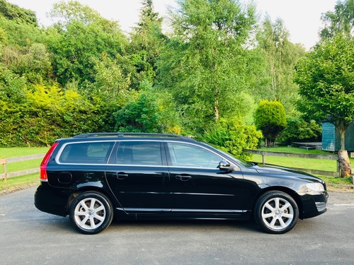 2016 VOLVO V70 2.0 T4 SE Lux 'Inscription’ 8-Spd Auto Estate - Picture 3 of 18