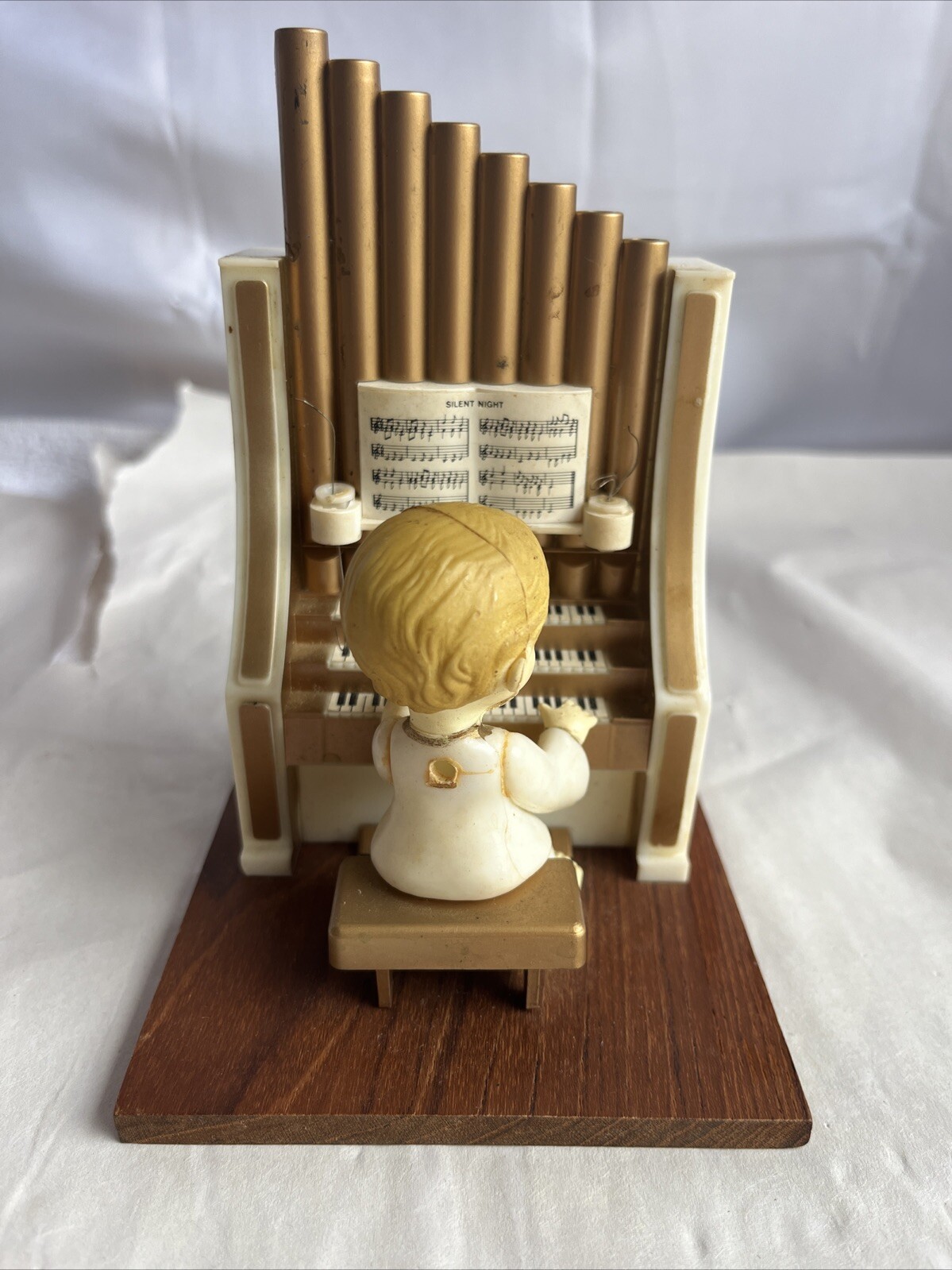 Vintage musical angel at pipe organ Plays medley of songs HONG KONG 1982