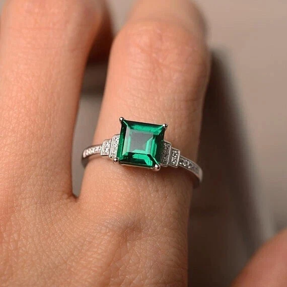 Anillo de compromiso de diamantes y esmeraldas naturales princesa de 2,10 quilates de oro blanco sólido de 14 quilates Foto 2 de 4