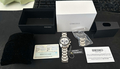 Seiko Prospex Quartz Chronograph Tachymeter White Dial Black Bezel, Box