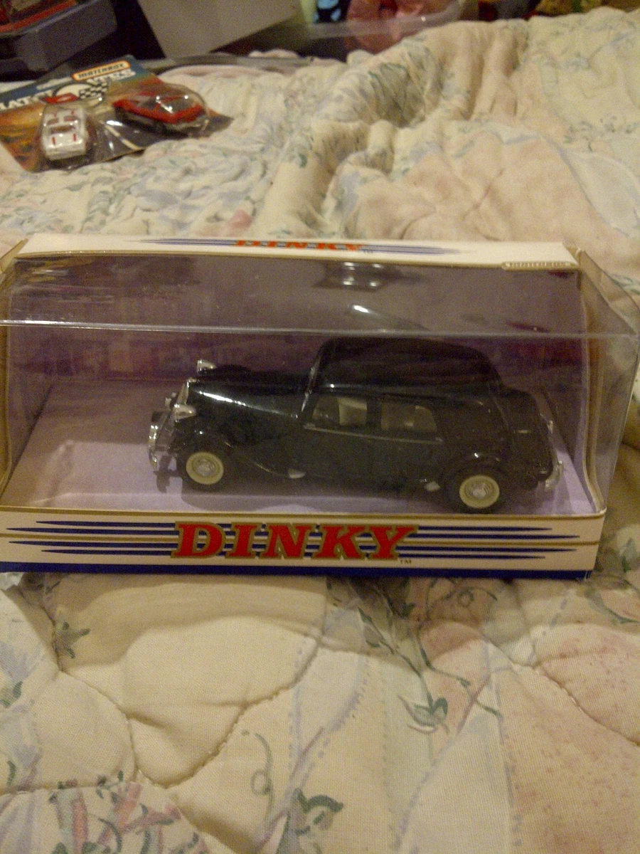 Dinky 1/43 - DY-22 1952 Citroen 15 CV Black Diecast Model Car