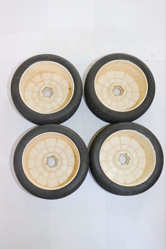 4 SET COMPLETI SCALA 1/8 RC BUGGY PNEUMATICI RUOTE USATI - SCATOLA APERTA / VARIETÀ - Foto 5 di 17