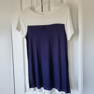 Navy & White Block style Shirt Size Small Charming Charlie's lightweight
