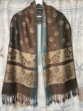 Two-Tone Reversible Pashmina Shawl Scarf, Wrap With Fringe Multicolor NWT