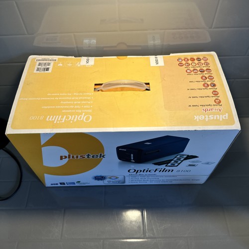 Plustek OpticFilm 8100 Photo, Slide & Film Scanner - Afbeelding 2 van 7
