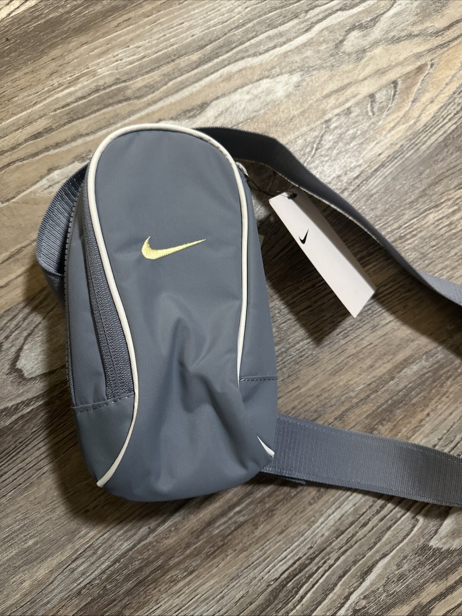 nike shoulder bag price