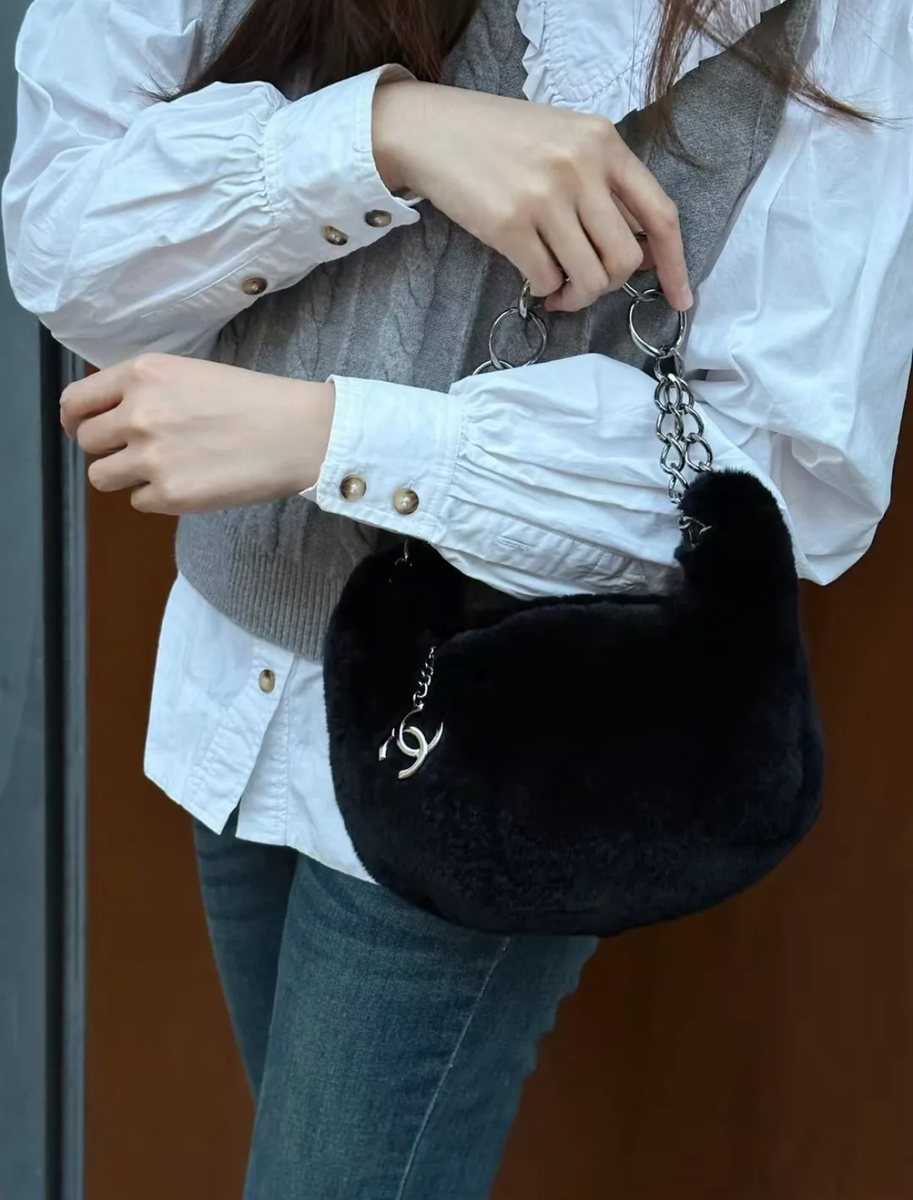 RAREAuth CHANEL Coco Mark Pendant Rabbit Fur Chain Shoulder Bag | eBay