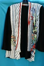 CITRON SMALL BLACK/CREAM/RED AND GREEN FLOWERS WITH BELL SLEEVES OPEN FRONT TOP