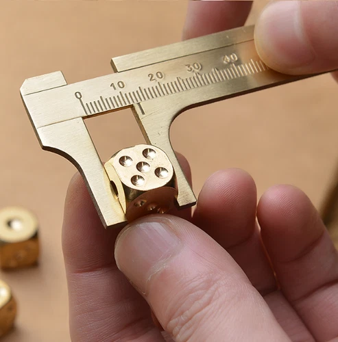 6 Stück Massive Messing Würfel Spielzeug 13 mm Sechsseitig Quadrat Metall Würfel Brettspiel Mathe Neu - Bild 5 von 6