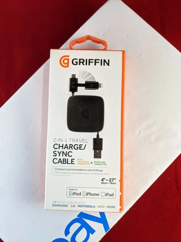 GRIFFIN 2 in 1 Travel Charge and Sync Cable for Lighting & Micro USB Cable - Image 3 of 4
