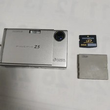 Fujifilm FinePix Z5 Digital Camera  64MB xD Card