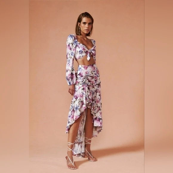 Top corto floral Cami NYC Leilana nuevo con etiquetas | Estampado de clemátide | Manga abullonada | Mediano Foto 2 de 4