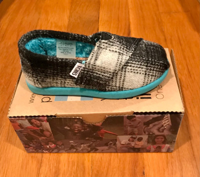 Size 6.0 Kids Toms Tiny Classics Grey Plaid