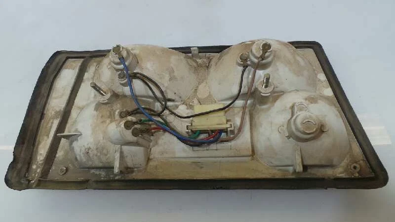 7701018775 LUCI POSTERIORI DESTRA / 81097 / 81097 / 1100980 PER RENAULT 12 R12 - Imagem 2 de 2