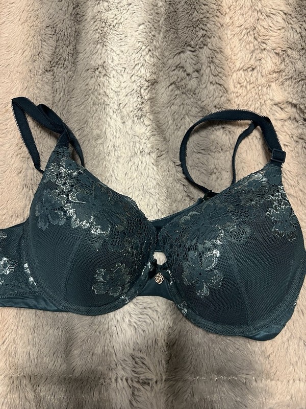 Victoria's Secret Body by Victoria Lace Perfect Shape Push-up Bra 34C