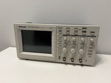 Tektronix TDS210 60MHz  1GS/s Oscilloscope with power lead TDS 210