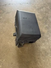 2007 2011 GMC Sierra Fuse Box Cover Shroud Yukon Suburban 1500 2500 3500 OEM