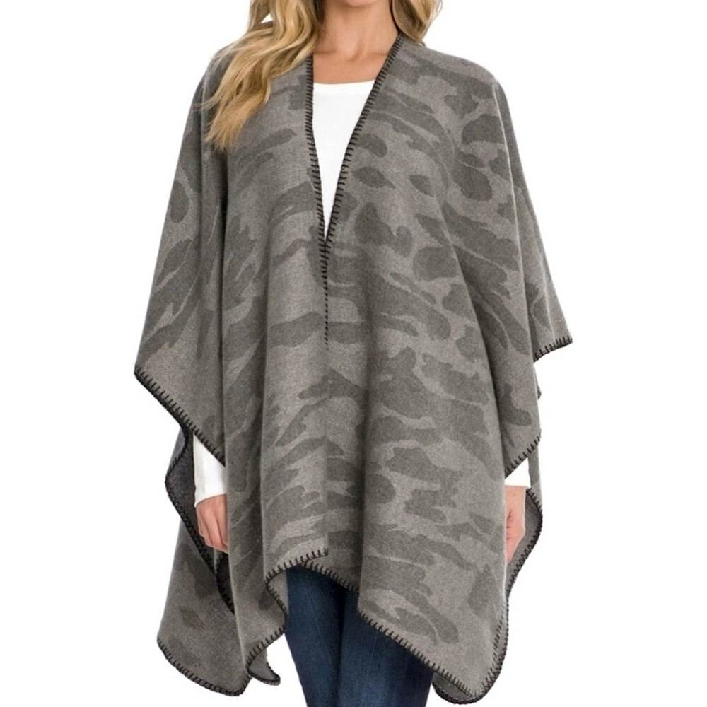 Woolrich Lagenlook Two Tone Camo Blanket Shawl Poncho in Grey One Size