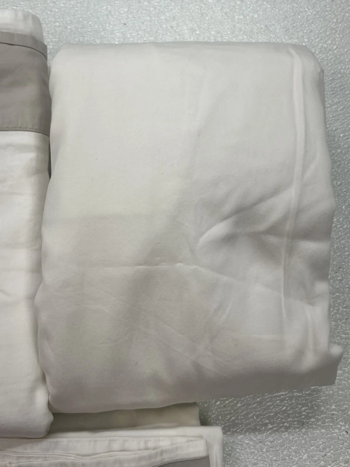 Frette Flying 4pc Queen Sheet Set White/Grey Preowned W/defects - Image 4 of 4