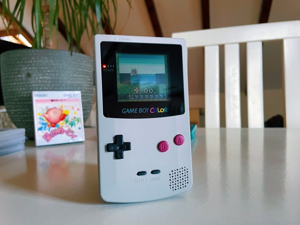 Game Boy Color restaurada carcasa y pantalla nueva , impoluta.