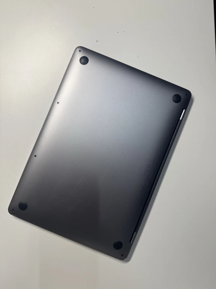 Apple MacBook Pro 13" · i5 8th gen 1.4 GHz · 8GB · 256GB, foto 2 di 4
