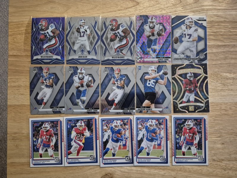Football 29 Card Lot, Buffalo Bills, (Allen, Smith, Reed)