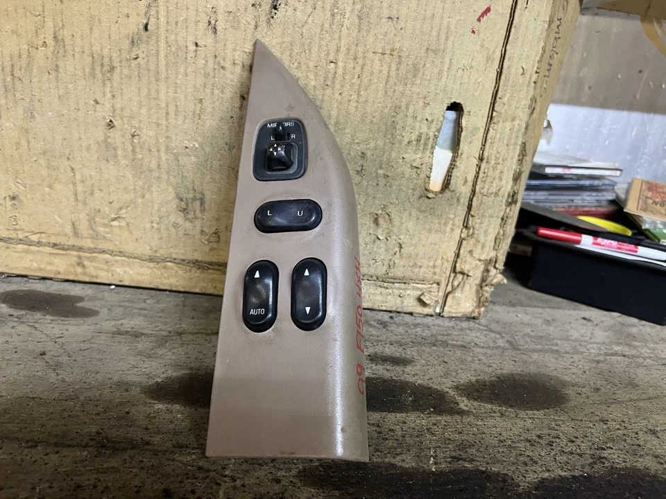 1999-2002 FORD F-150 ГРУЗОВИК REG. ГЛАВНЫЙ ВЫКЛЮЧАТЕЛЬ СТЕКЛОПОДЪЕМНИКА КАБИНЫ ЖЕЛТОВАТО-КОРИЧНЕВЫЙ ОБОДОК - Изображение 2 из 4