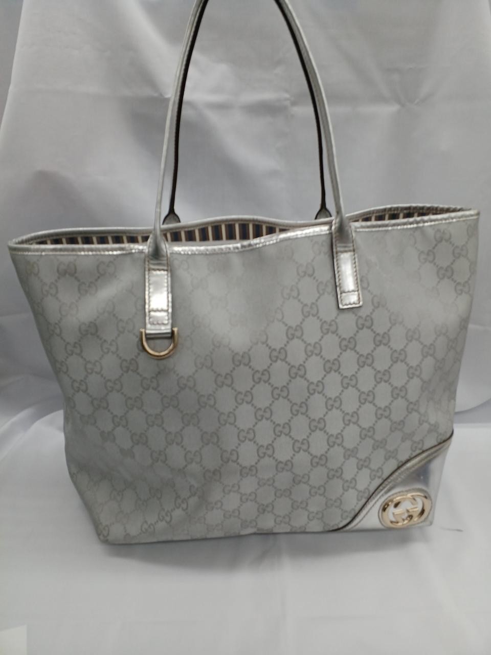 Gucci 69945 Leather Tote Bag for Women with Signature Logo-image