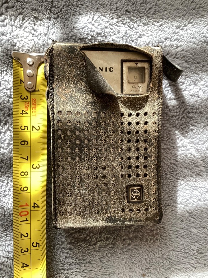 Vintage Panasonic Solid State 4” AM Transistor Radio Org Case - R-1038 - Works!