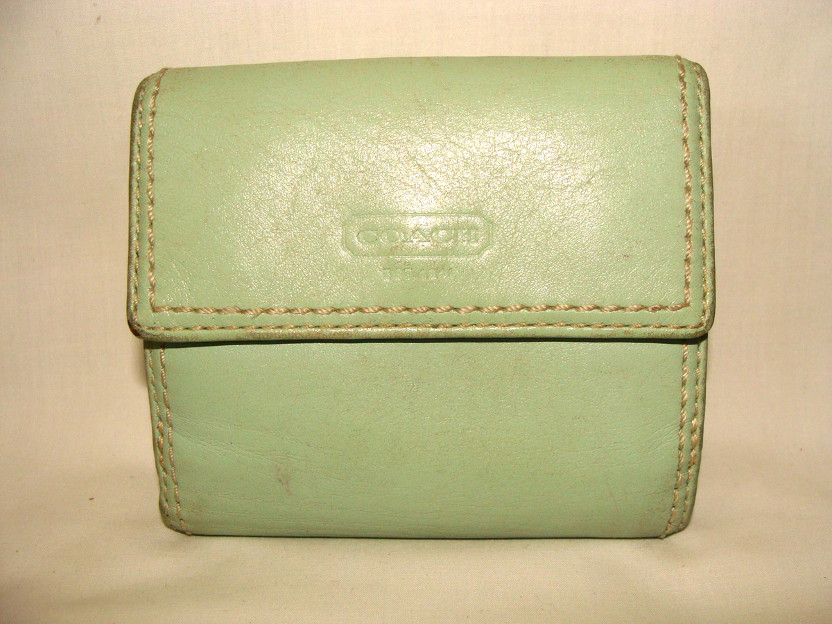 COACH Vintage Soft/Light Green Leather Turnlock Closure Compact